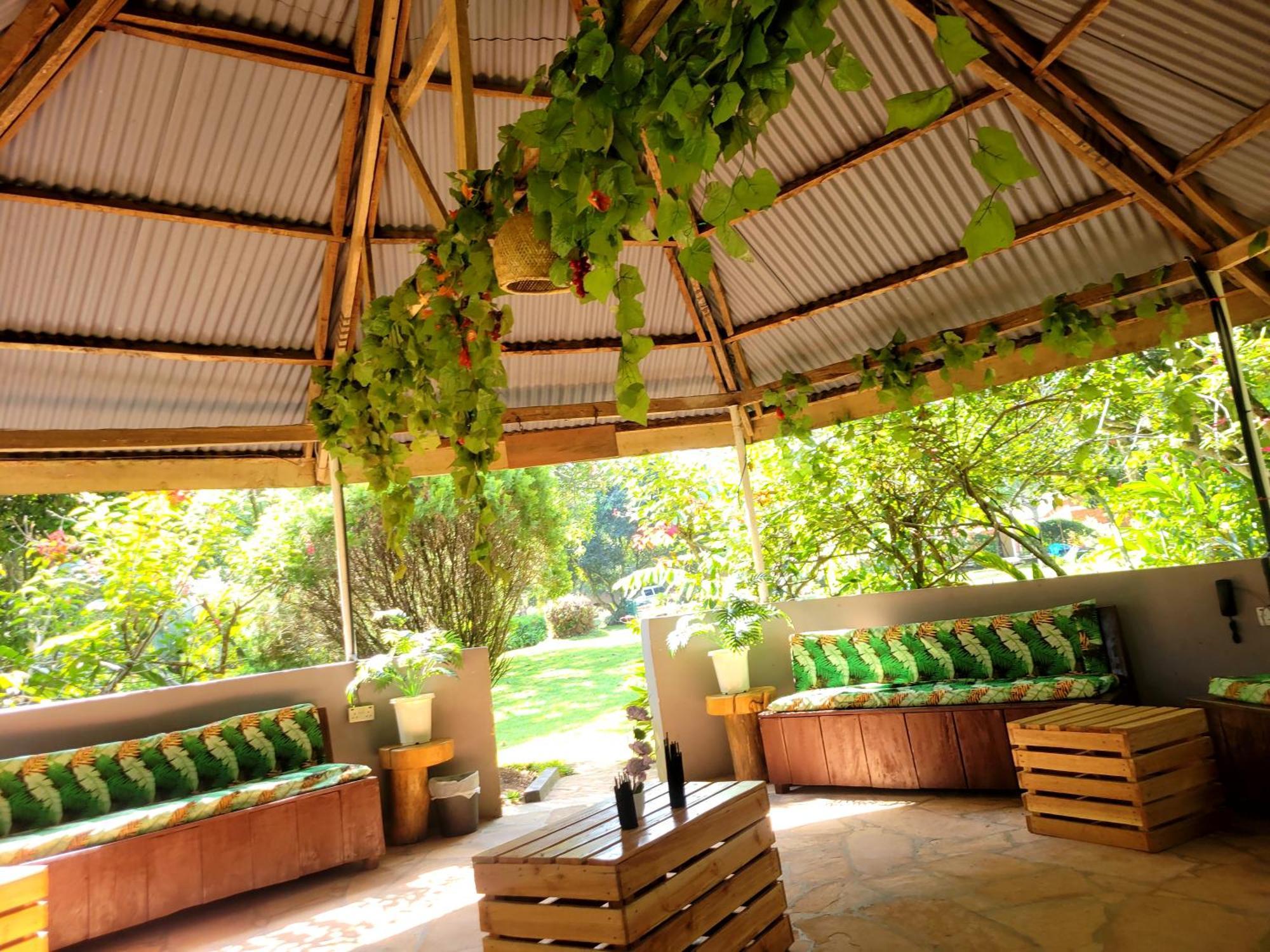 Hotel Philo Leisure Gardens Kalangala Exterior foto